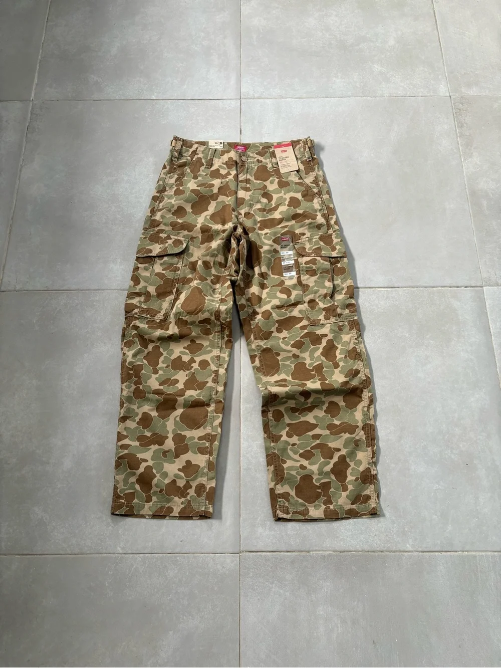 Levi's Men's Camo Cargo Pants in Brown and Tan